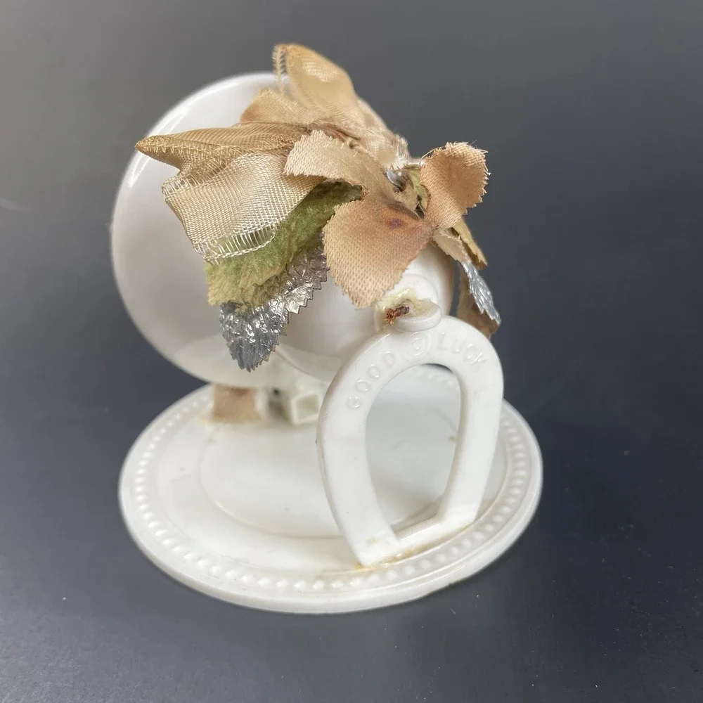 1940s Wedding Cake‎ Topper Bride Groom Bell Ribbon White Plastic Couple VTG